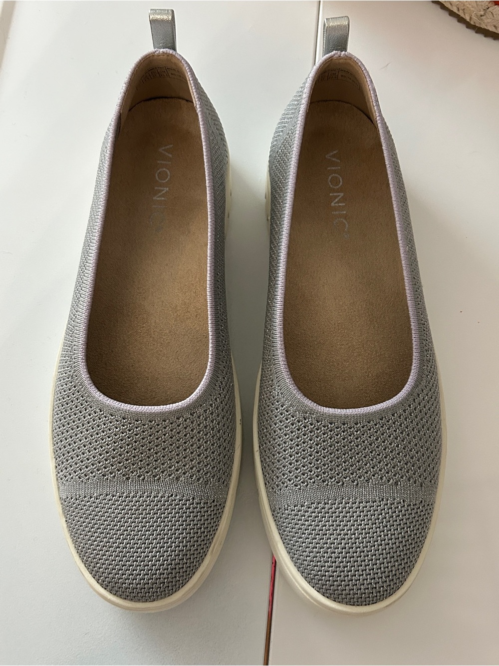 Vionic Uptown Skimmer Knit Slip On Shoes Silver Gray Metallic Size US 7 / EU 37